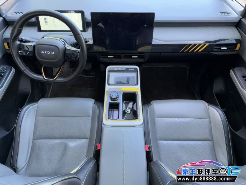 22年埃安Y70轿车抵押车出售