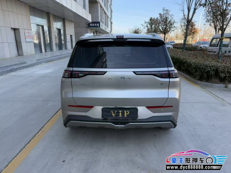 22年埃安Y70轿车抵押车出售