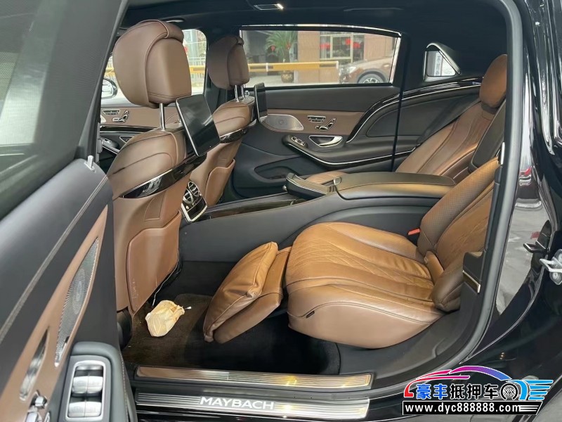 18年奔驰迈巴赫S级轿车抵押车出售