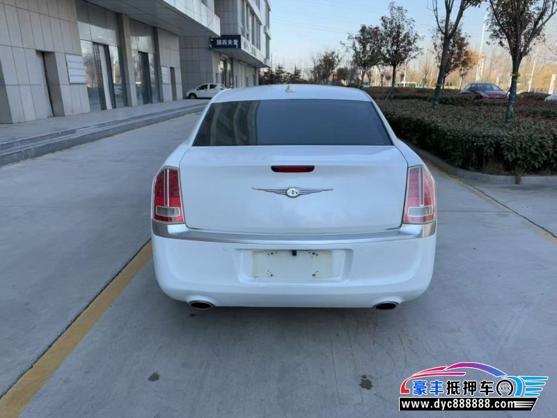 13年克莱斯勒300C轿车抵押车出售