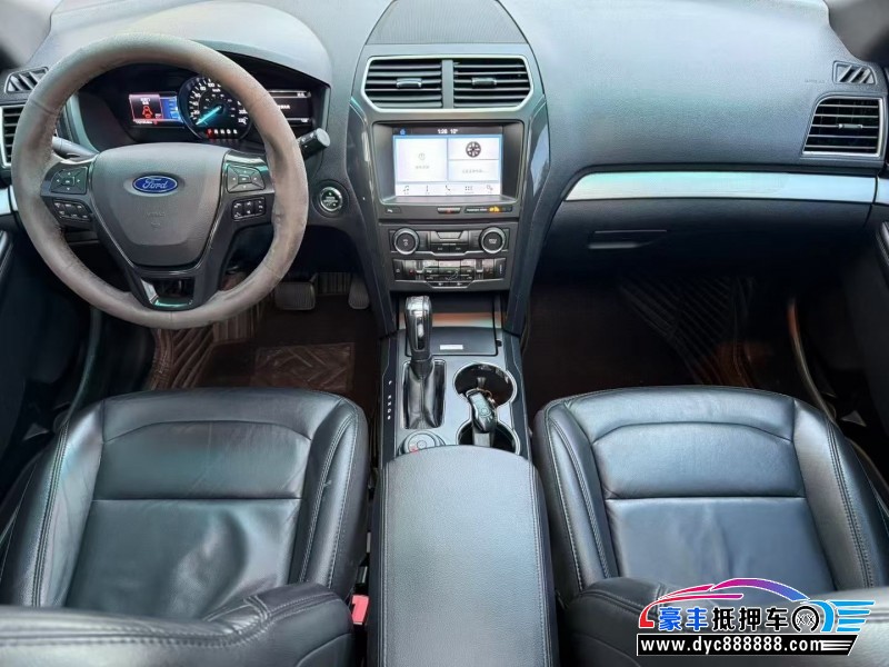 17年福特探险者轿车抵押车出售