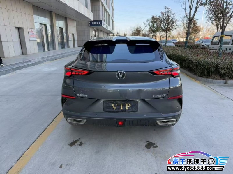 22年长安长安UNI轿车抵押车出售