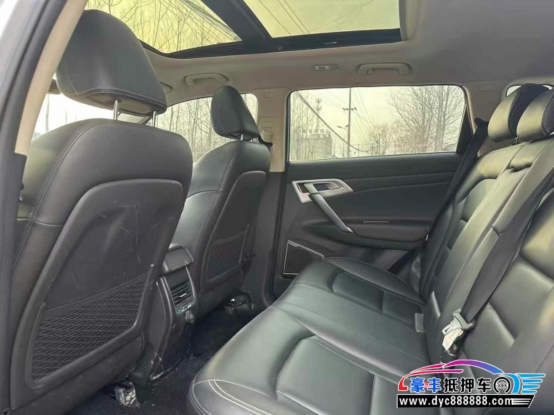 17年吉利博越轿车抵押车出售