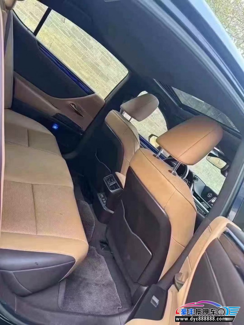 21年雷克萨斯ES轿车抵押车出售