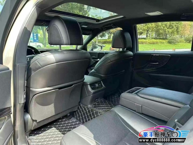 18年雷克萨斯LSSUV抵押车出售