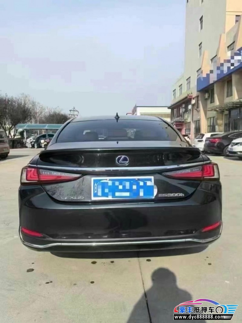 19年雷克萨斯ES轿车抵押车出售