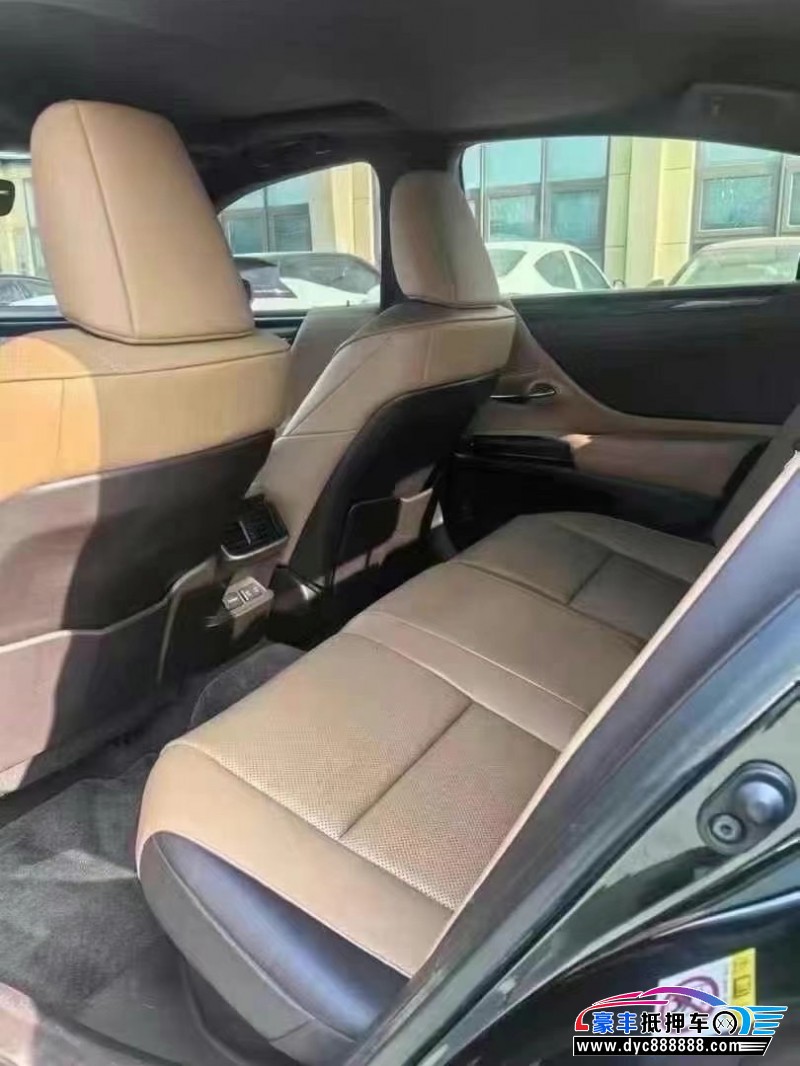 19年雷克萨斯ES轿车抵押车出售