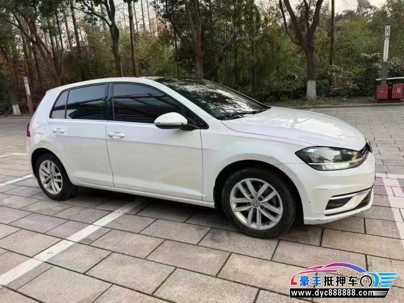 19年大众高尔夫轿车抵押车出售