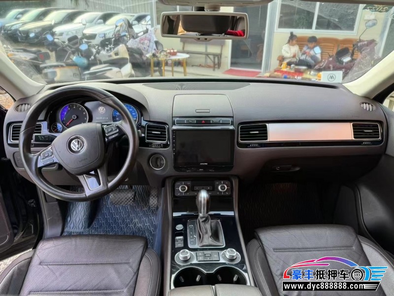 16年大众途锐轿车抵押车出售