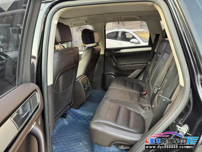 16年大众途锐轿车抵押车出售