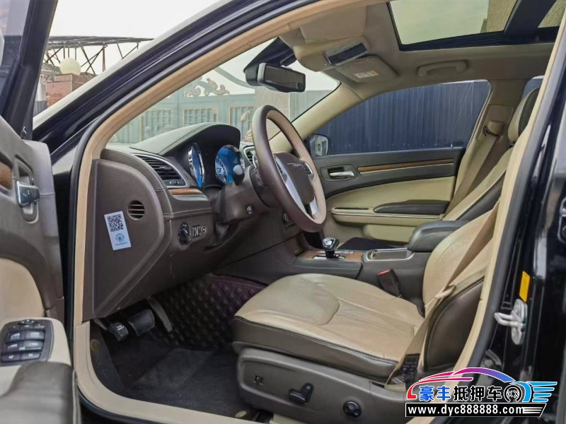 17年克莱斯勒300C轿车抵押车出售