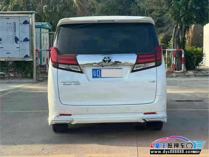 17年丰田埃尔法轿车抵押车出售