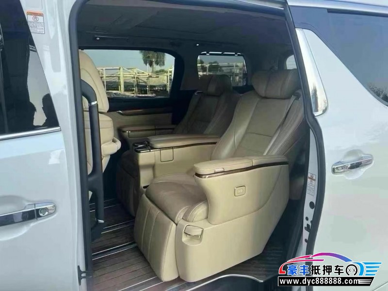 17年丰田埃尔法轿车抵押车出售