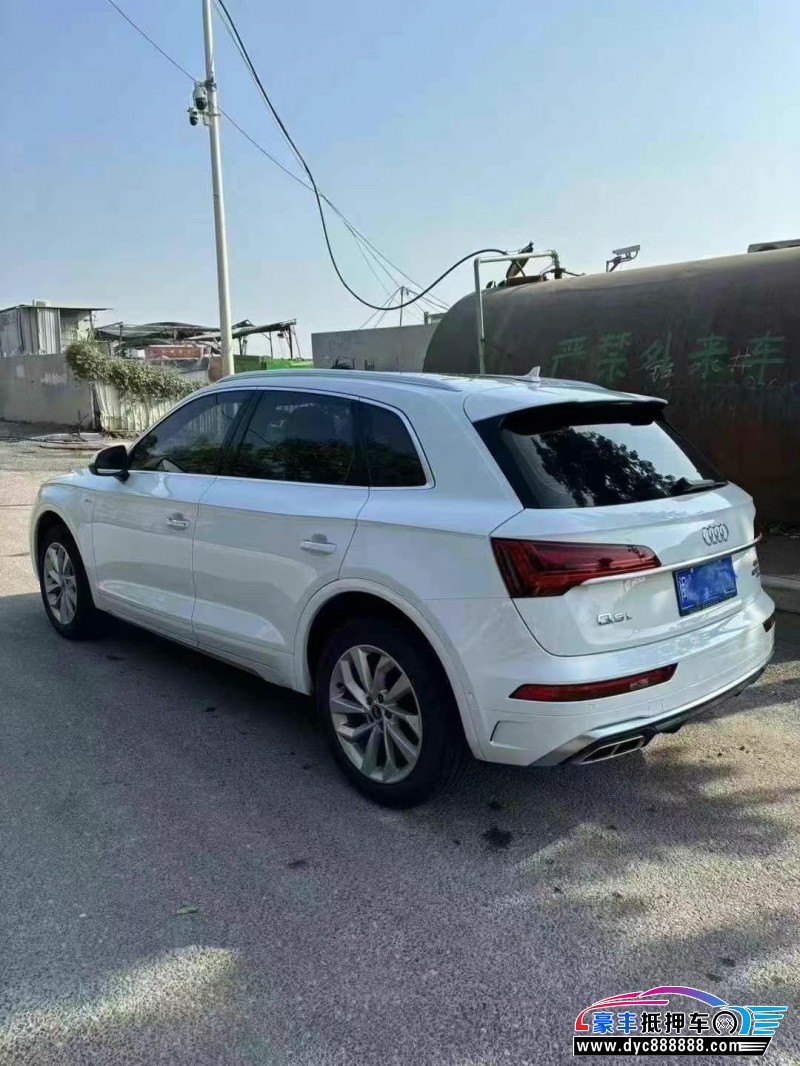 21年奥迪Q5轿车抵押车出售