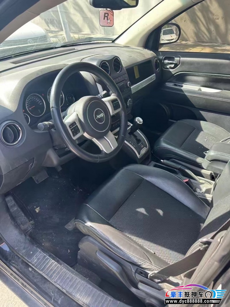 14年Jeep指南者轿车抵押车出售