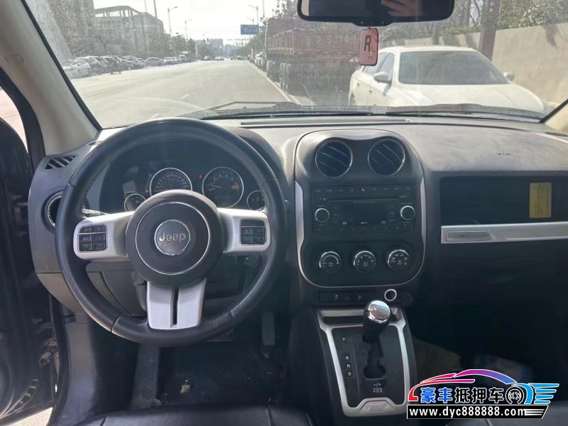 14年Jeep指南者轿车抵押车出售