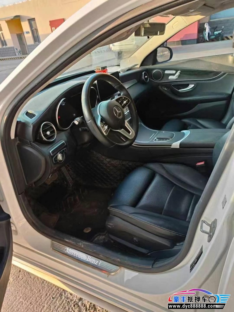 19年奔驰C轿车抵押车出售