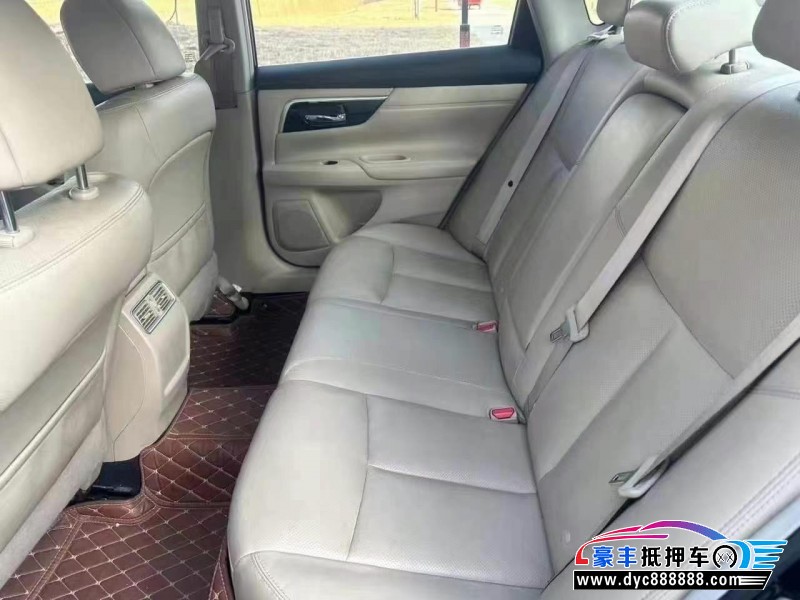 19年日产天籁轿车抵押车出售