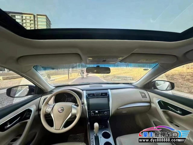 19年日产天籁轿车抵押车出售