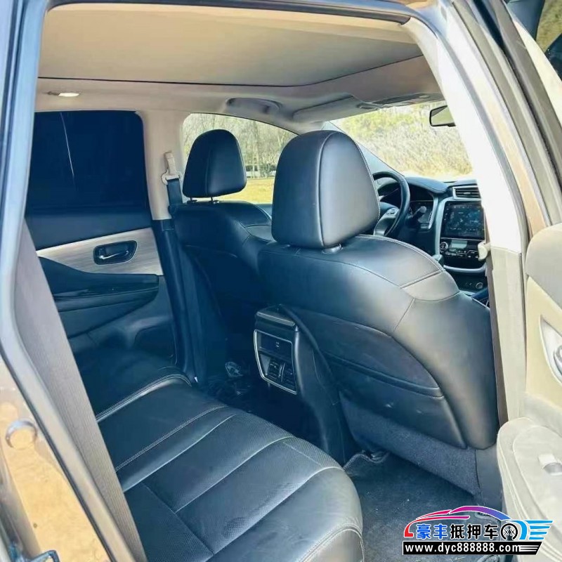 21年日产楼兰轿车抵押车出售