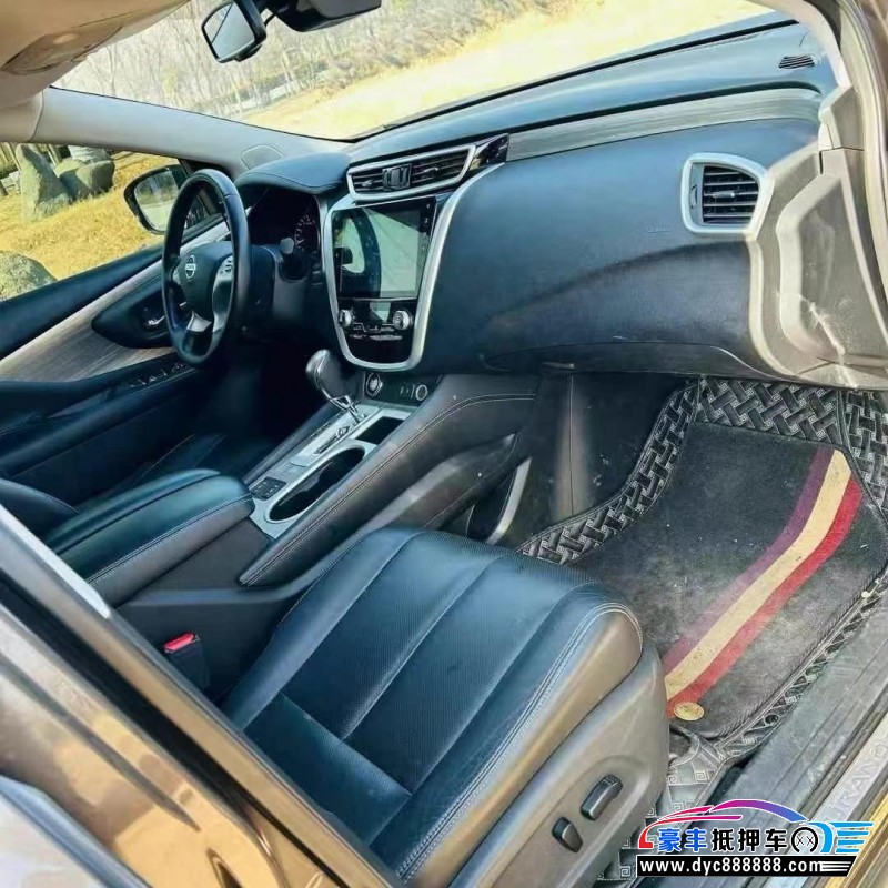 21年日产楼兰轿车抵押车出售