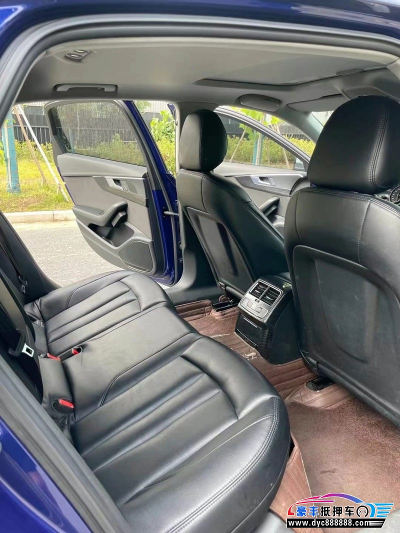 17年奥迪A4L轿车抵押车出售