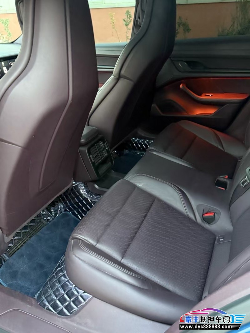 21年保时捷TaYcan轿车抵押车出售