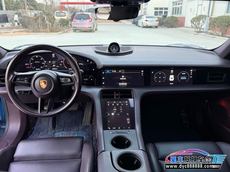 21年保时捷TaYcan轿车抵押车出售