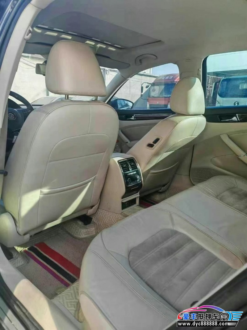 13年大众帕萨特轿车抵押车出售