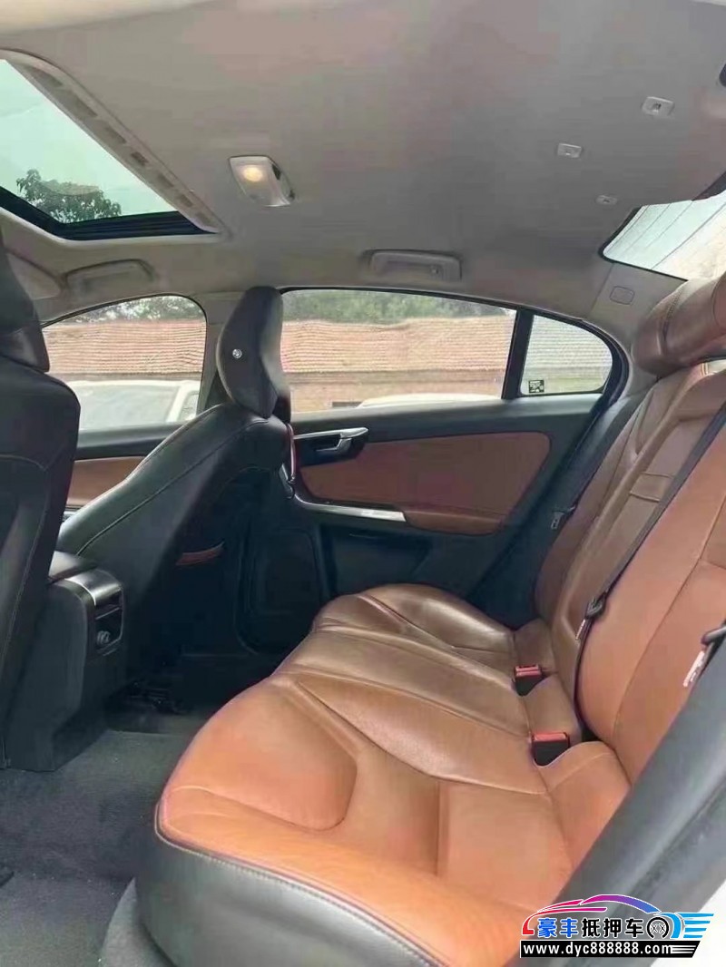 16年沃尔沃S60轿车抵押车出售