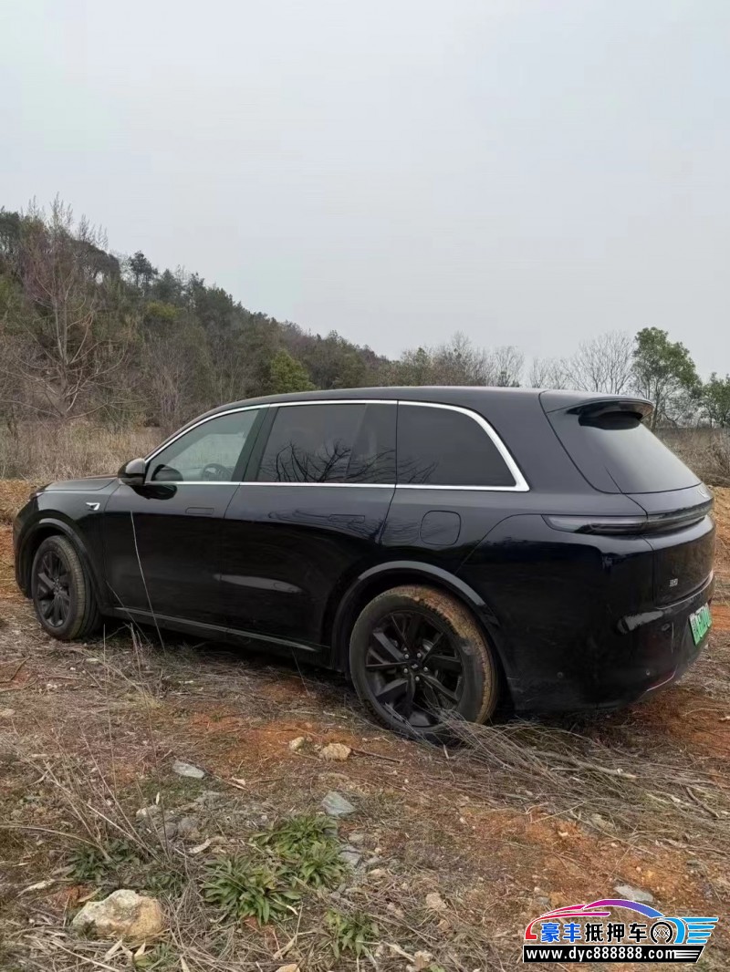 23年理想L8轿车抵押车出售