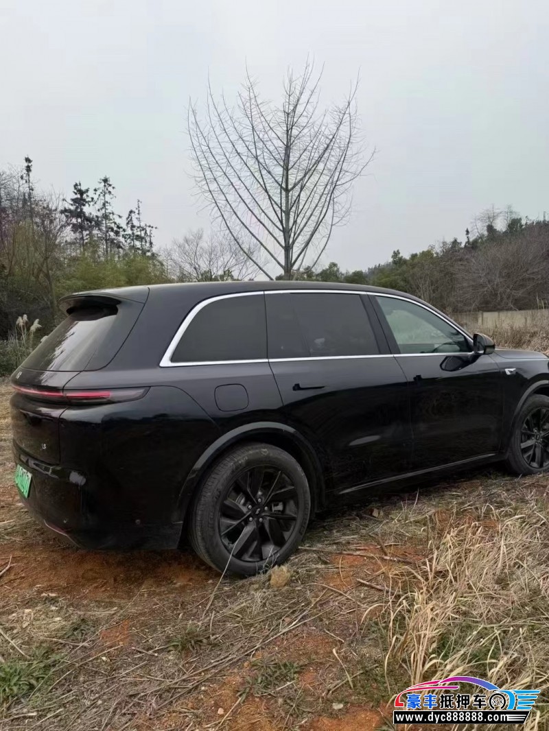 23年理想L8轿车抵押车出售