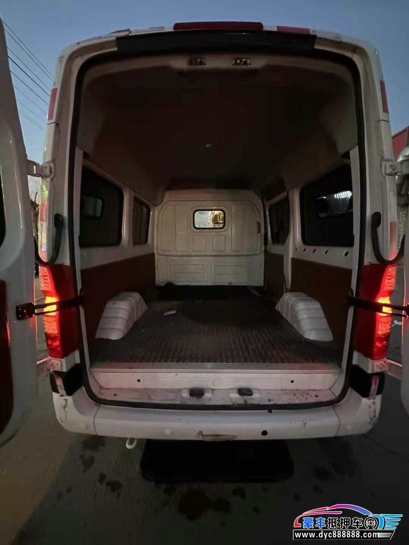 22年福田图雅诺轿车抵押车出售