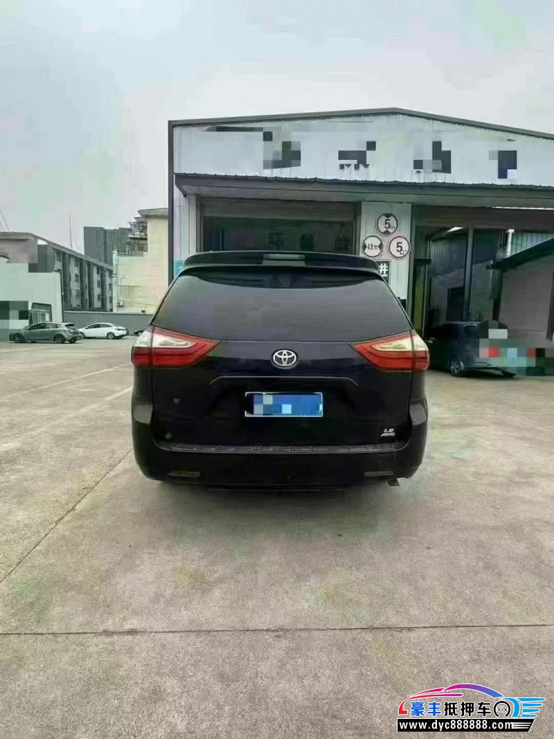 18年丰田塞纳轿车抵押车出售