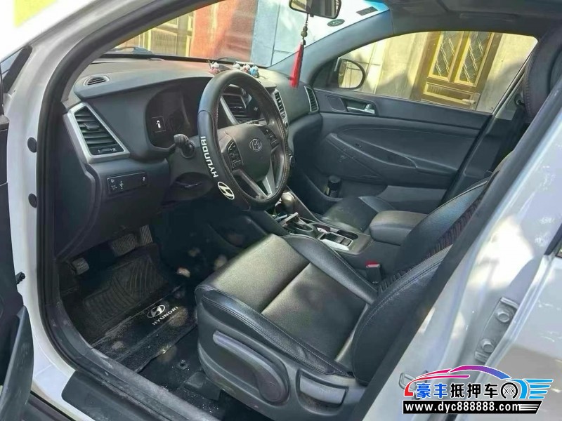 18年现代途胜轿车抵押车出售