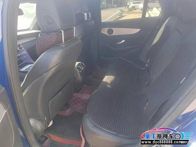 19年奔驰GLC轿车抵押车出售