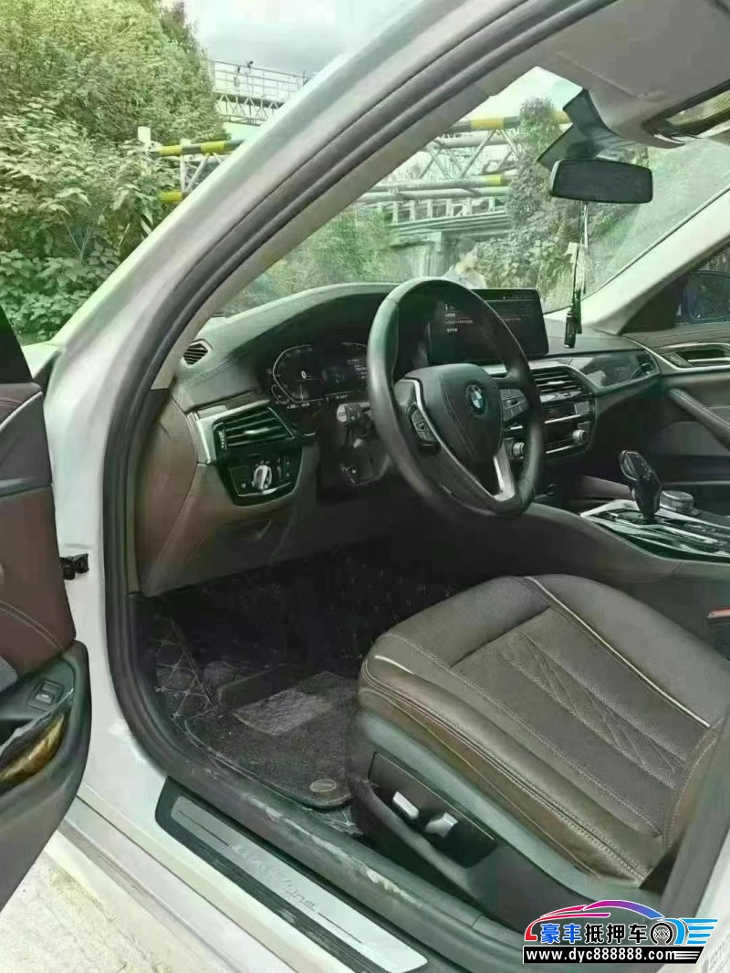 22年宝马5系轿车抵押车出售