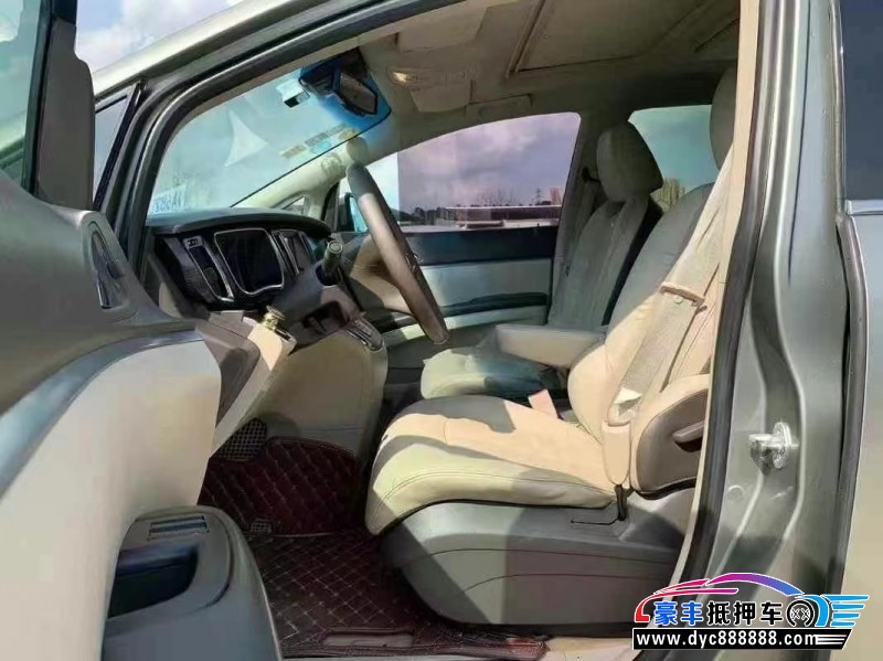 12年别克GL8轿车抵押车出售