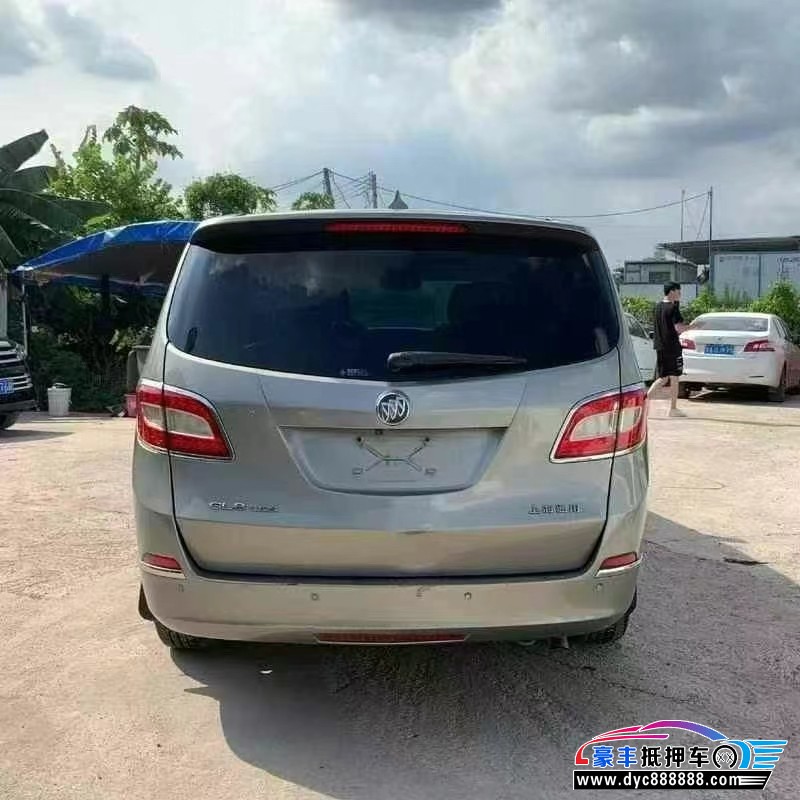 12年别克GL8轿车抵押车出售
