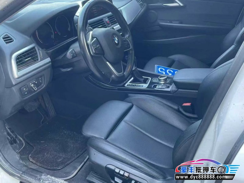 18年宝马1系轿车抵押车出售