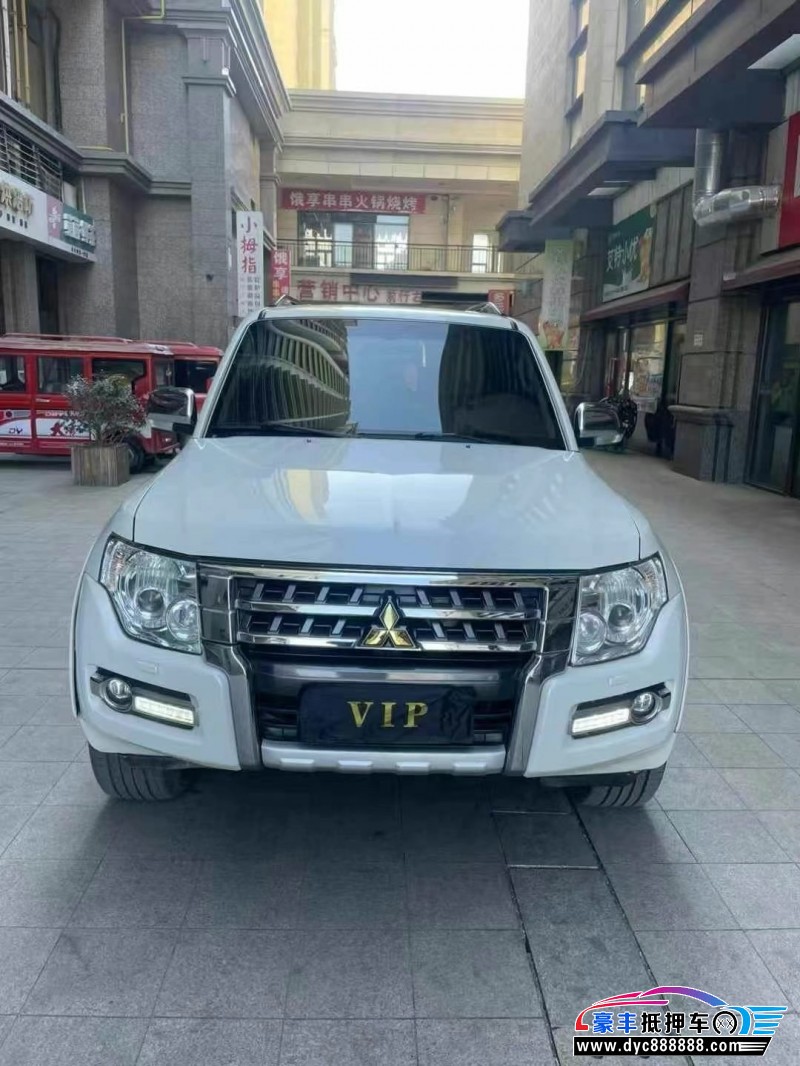 19年三菱帕杰罗轿车抵押车出售