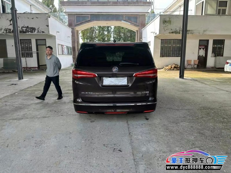 17年别克GL8轿车抵押车出售