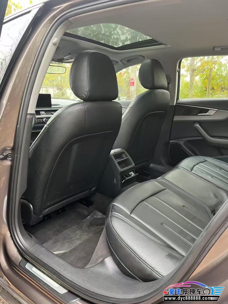 17年奥迪A4L轿车抵押车出售