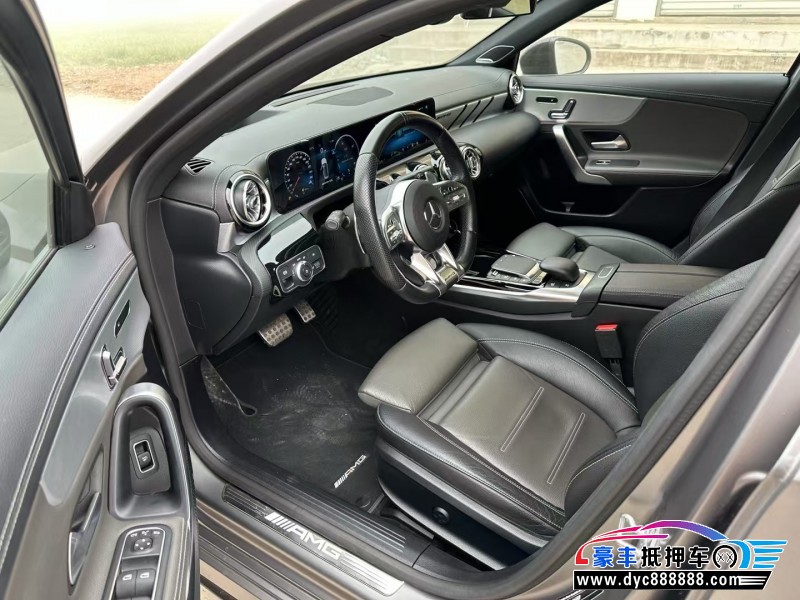 21年奔驰A轿车抵押车出售