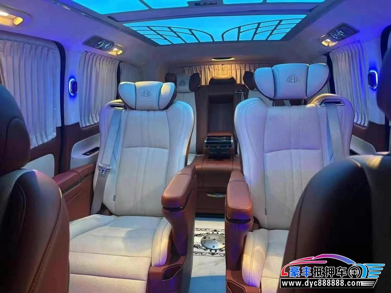 22年奔驰威霆轿车抵押车出售