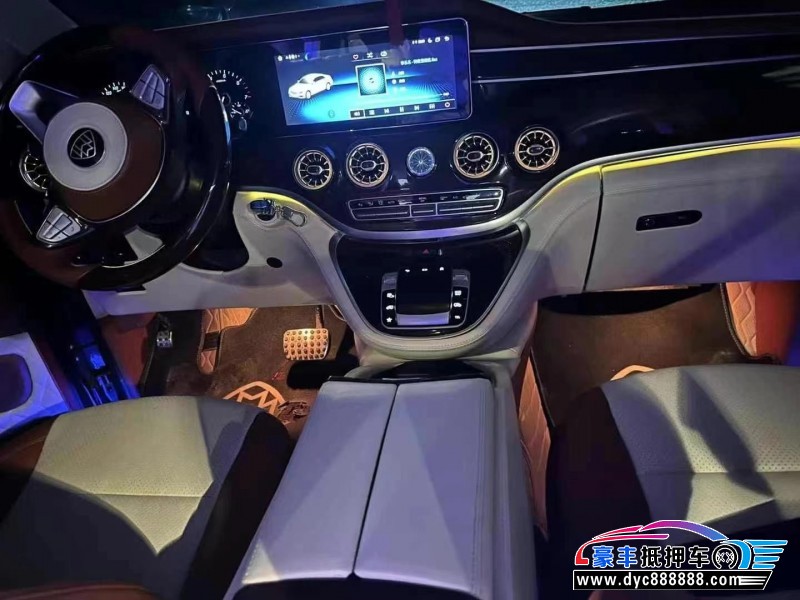 22年奔驰威霆轿车抵押车出售