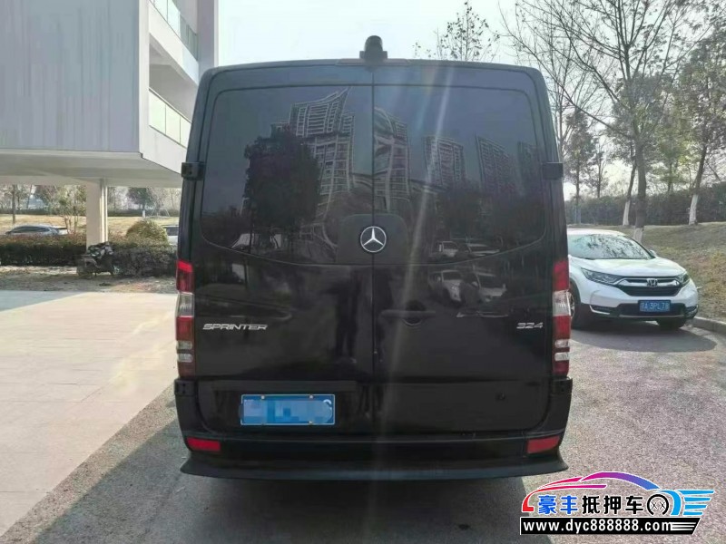 17年奔驰斯宾特轿车抵押车出售