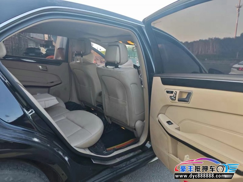 14年奔驰E轿车抵押车出售