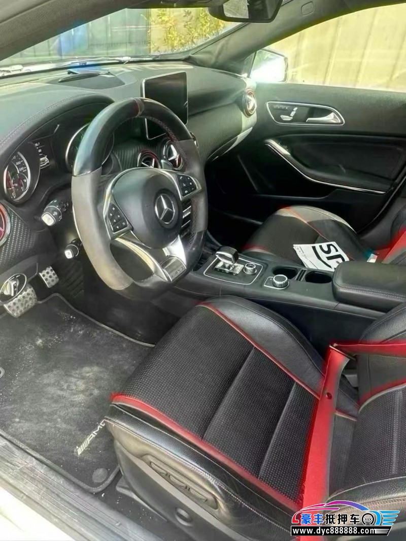16年奔驰A级AMG轿车抵押车出售