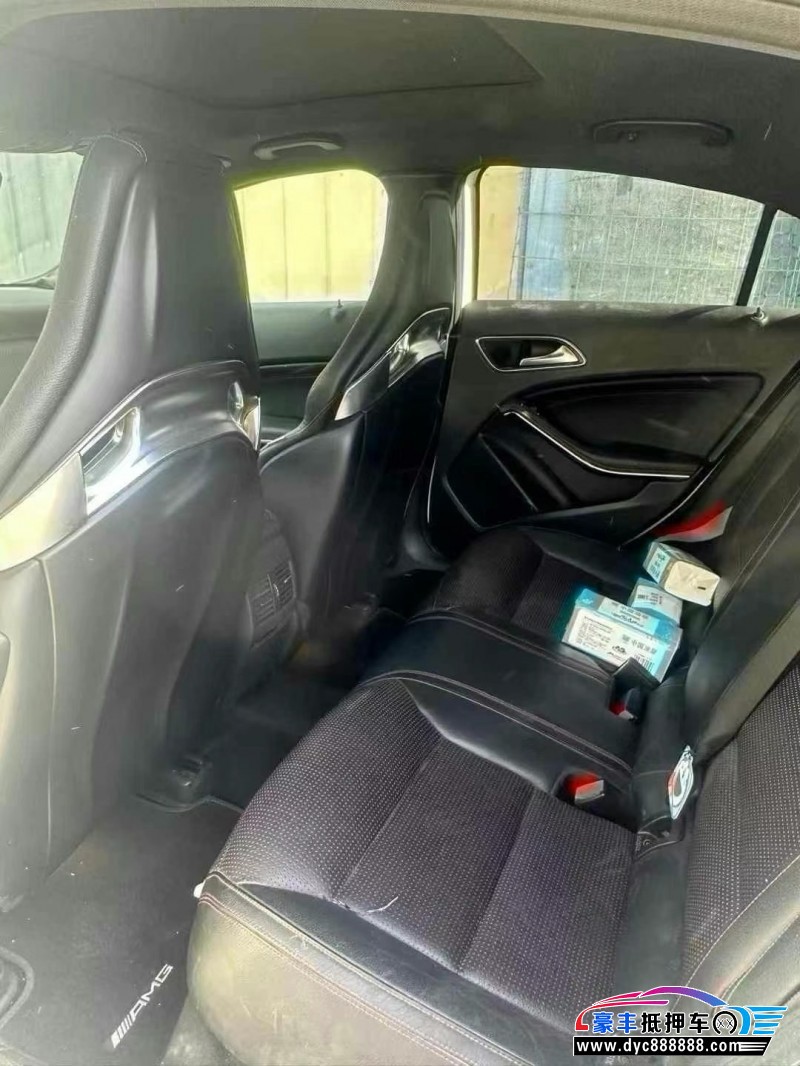 16年奔驰A级AMG轿车抵押车出售